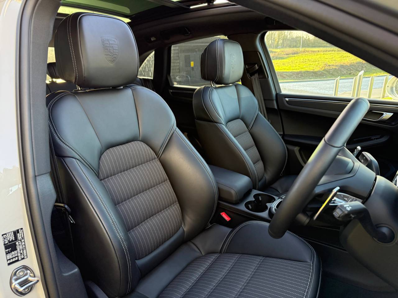 Used Porsche Macan 2025 for sale - 76609252: Photo 5