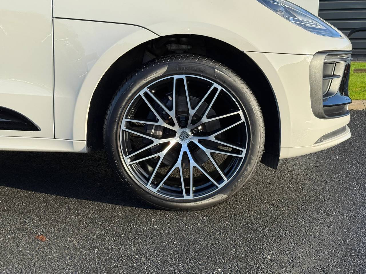 Used Porsche Macan 2025 for sale - 76609252: Photo 6