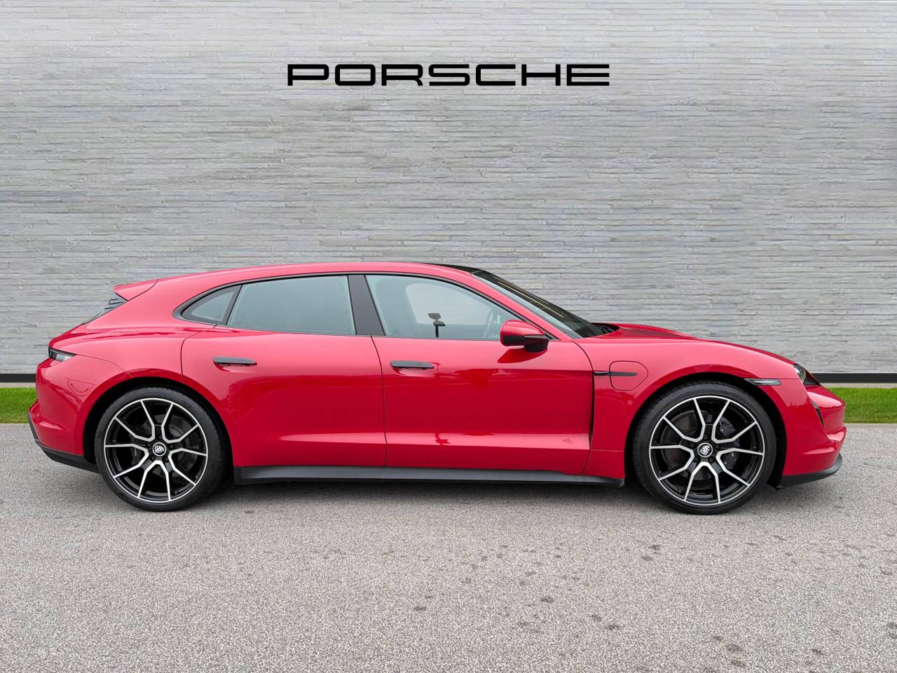 Used Porsche Taycan 2023 for sale - 77971406: Photo 2