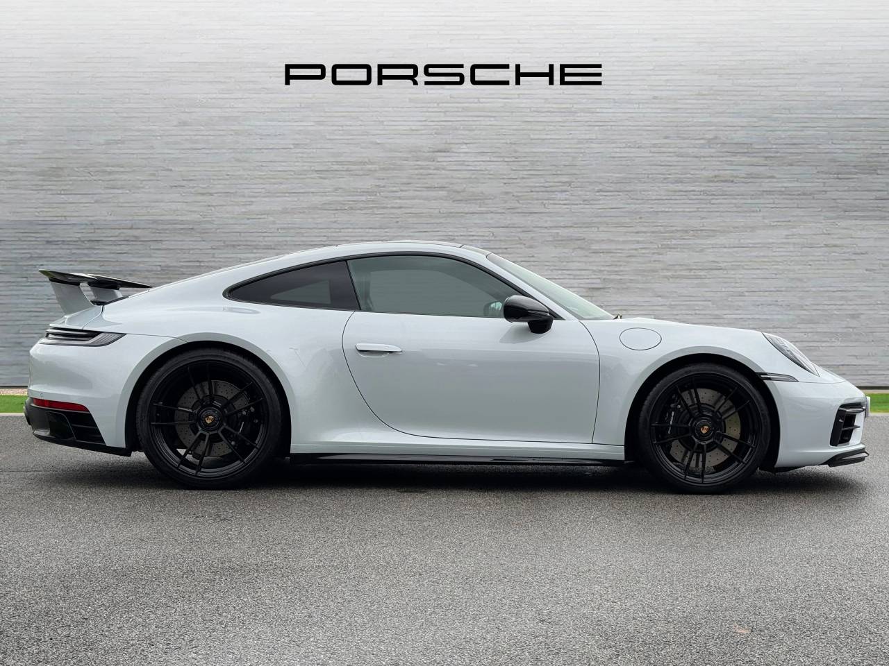 Used Porsche 911 2024 for sale - 76730777: Photo 2