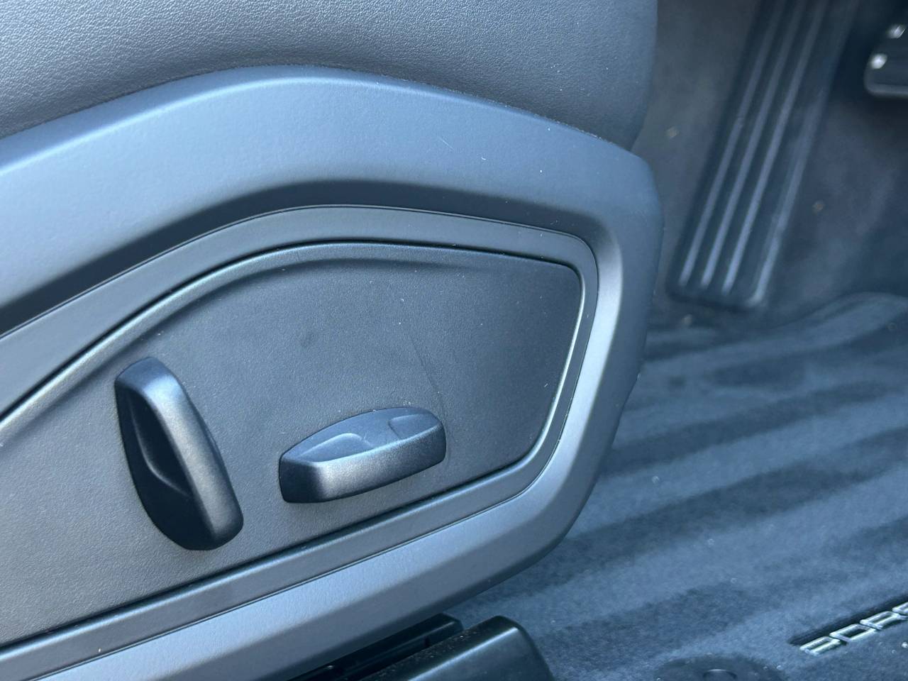 Used Porsche Taycan 2024 for sale - 77177612: Photo 31