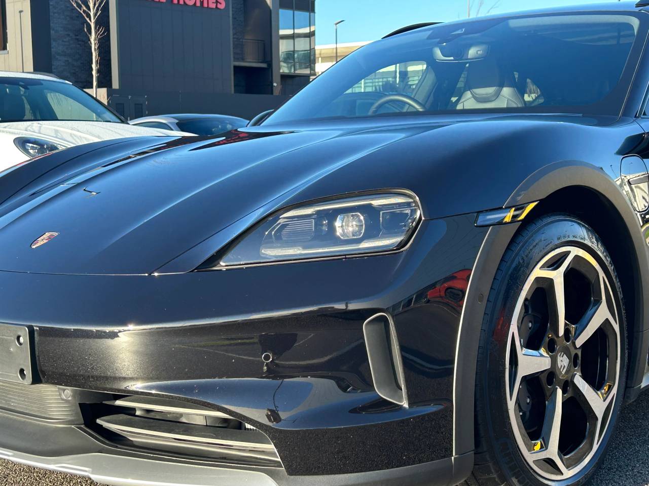 Used Porsche Taycan 2024 for sale - 77177612: Photo 8