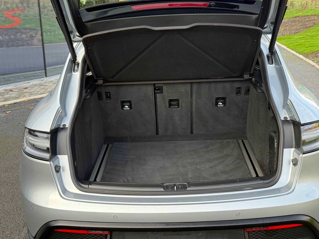 Used Porsche Macan 2023 for sale - 76500909: Photo 36