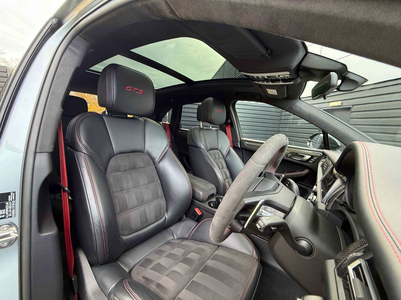 Used Porsche Macan 2023 for sale - 76500909: Photo 37