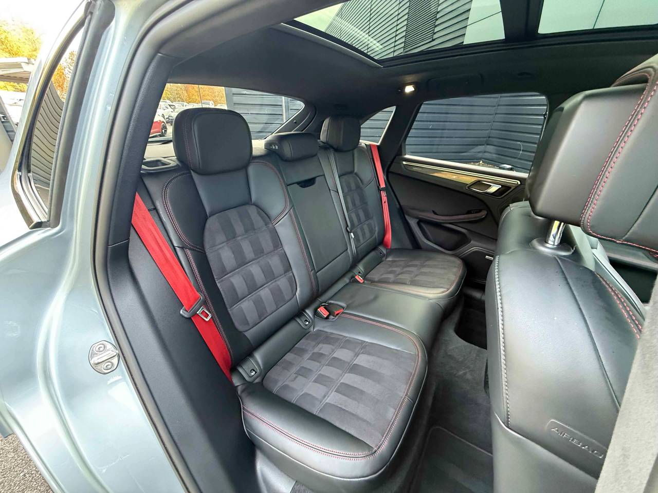 Used Porsche Macan 2023 for sale - 76500909: Photo 38