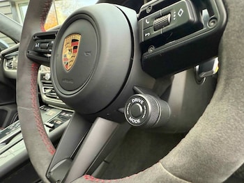 Used Porsche Macan 2023 for sale - 76500909: Photo