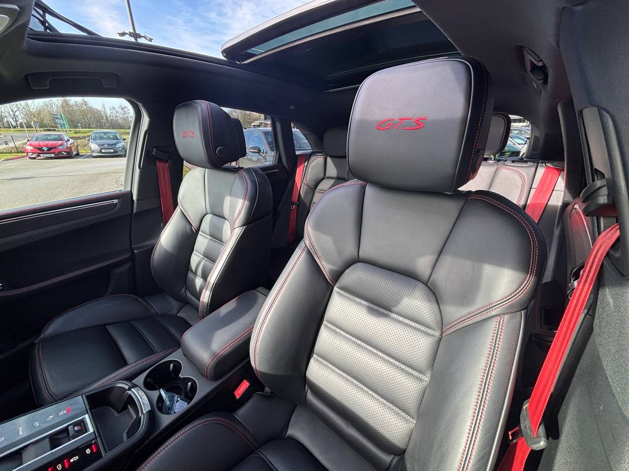 Used Porsche Macan 2024 for sale - 77739468: Photo 5