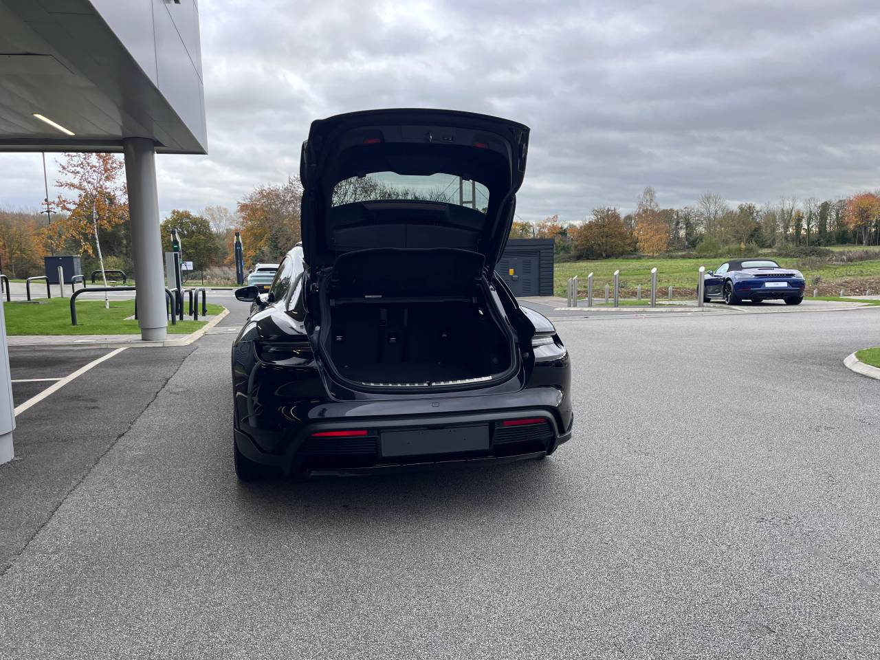 Used Porsche Taycan 2024 for sale - 76486642: Photo 11