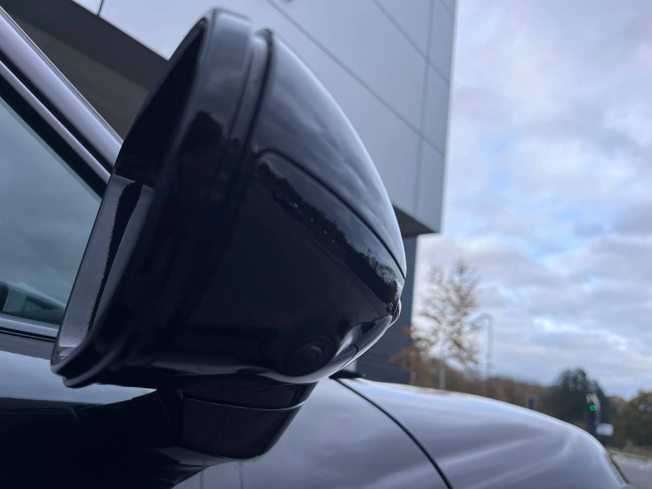 Used Porsche Taycan 2024 for sale - 76486642: Photo 13