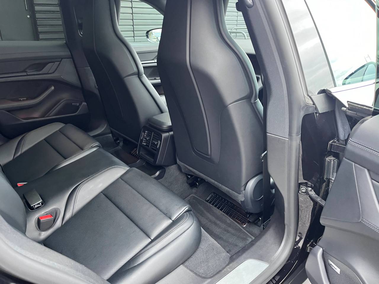 Used Porsche Taycan 2024 for sale - 76486642: Photo 20