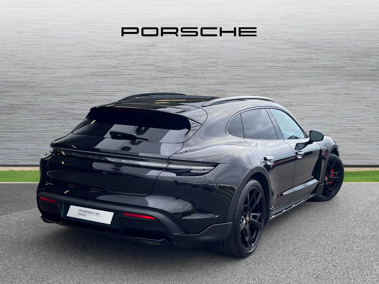 Used Porsche Taycan 2024 for sale - 76486642: Photo 3