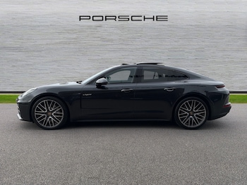 Used Porsche Panamera 2025 for sale - 78036124: Photo