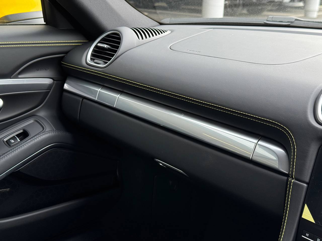 Used Porsche 718 Cayman 2025 for sale - 76609249: Photo 31