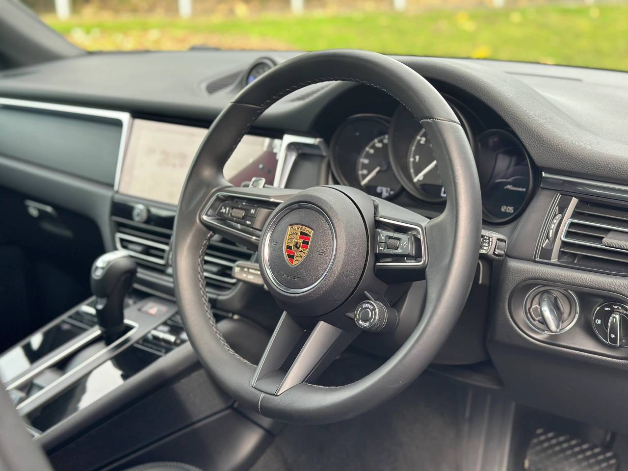 Used Porsche Macan 2024 for sale - 76110990: Photo 18