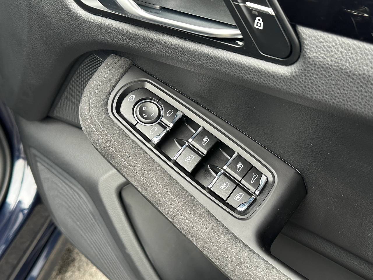 Used Porsche Macan 2020 for sale - 76111130: Photo 26