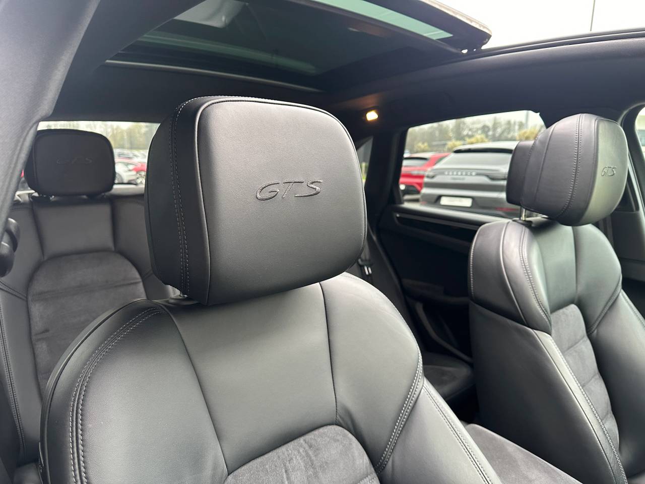 Used Porsche Macan 2020 for sale - 76111130: Photo 27