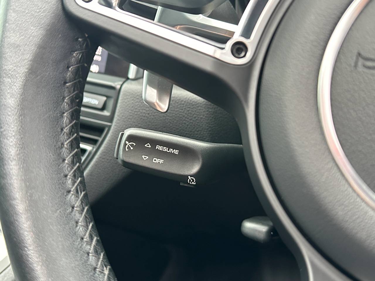 Used Porsche Macan 2020 for sale - 76111130: Photo 31