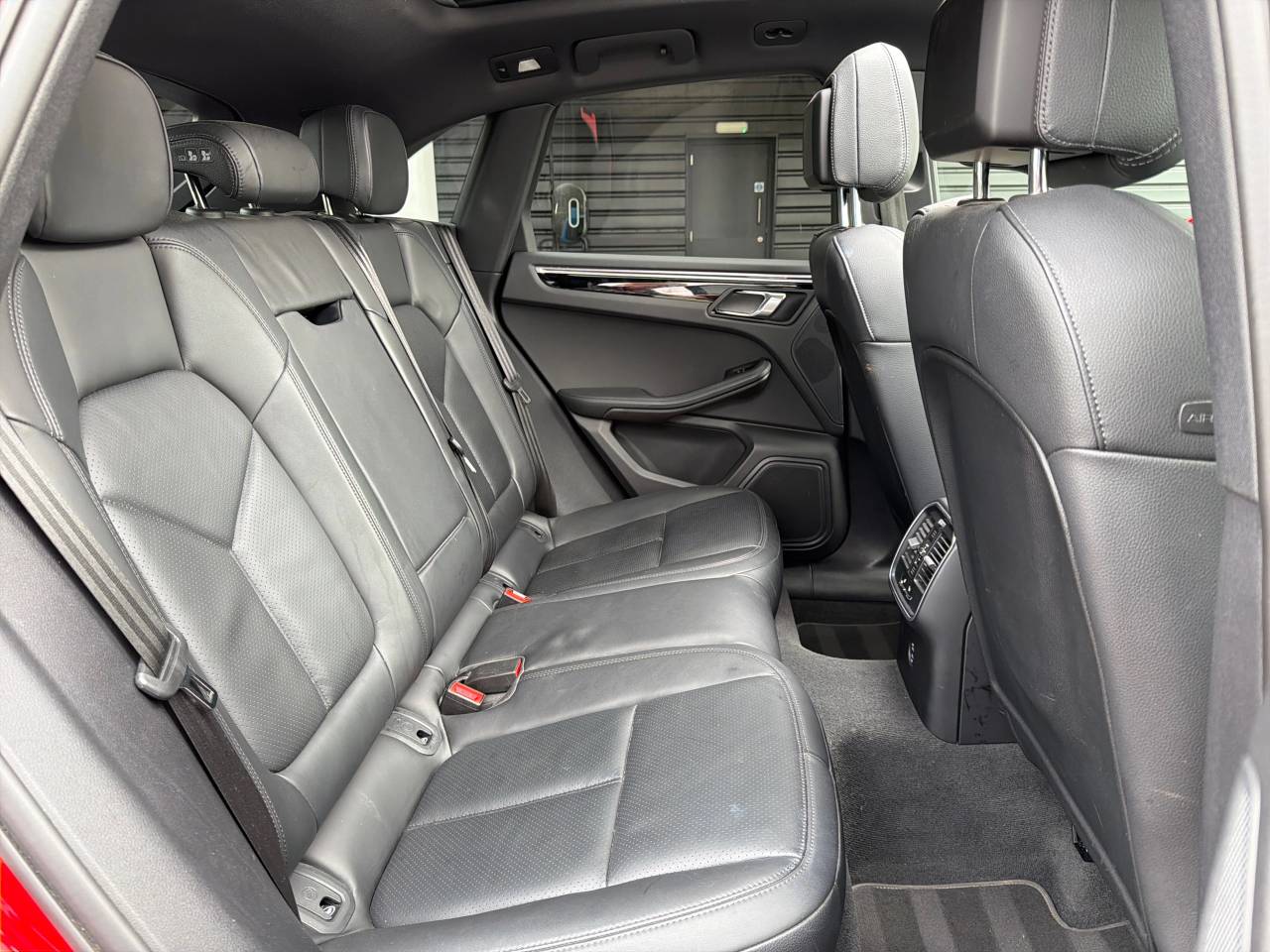 Used Porsche Macan 2022 for sale - 77855218: Photo 24