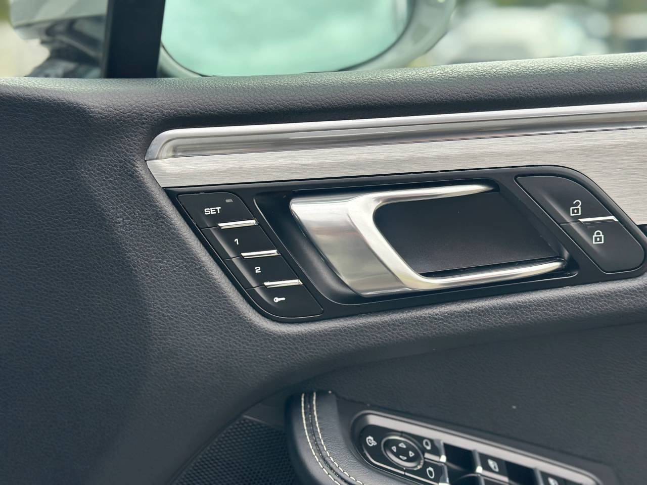 Used Porsche Macan 2023 for sale - 77176901: Photo 32