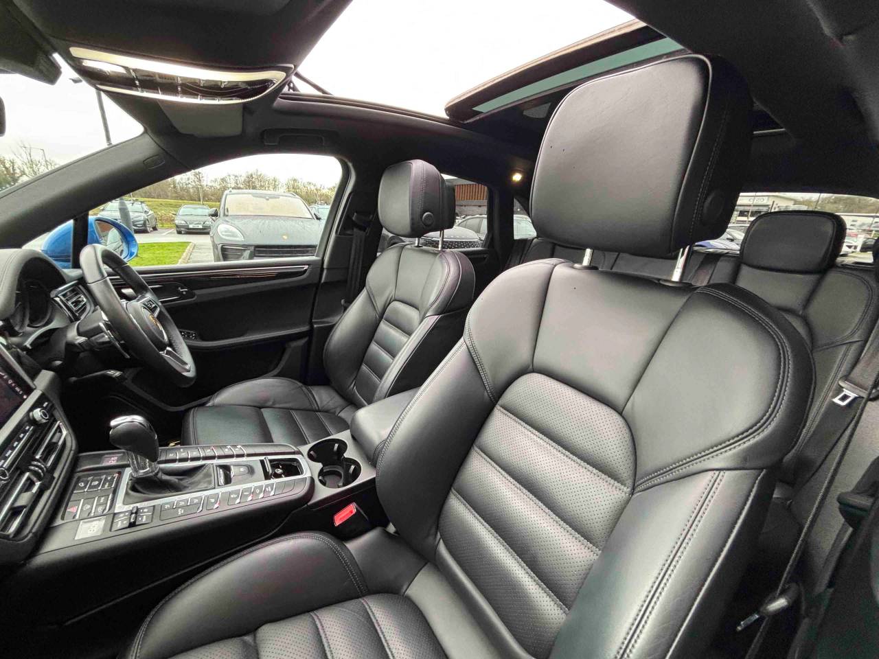 Used Porsche Macan 2020 for sale - 77013376: Photo 15