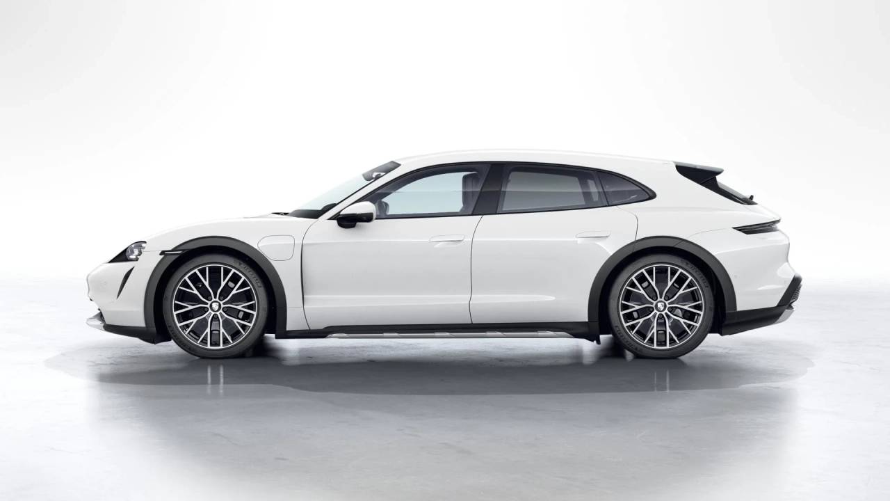 Used Porsche Taycan 2021 for sale - 77346379: Photo 2