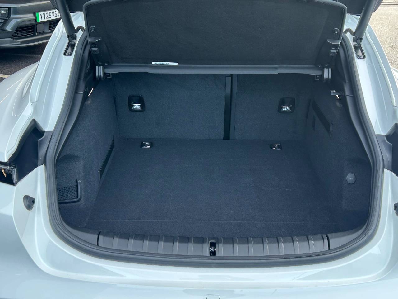 Used Porsche Taycan 2021 for sale - 77346379: Photo 25