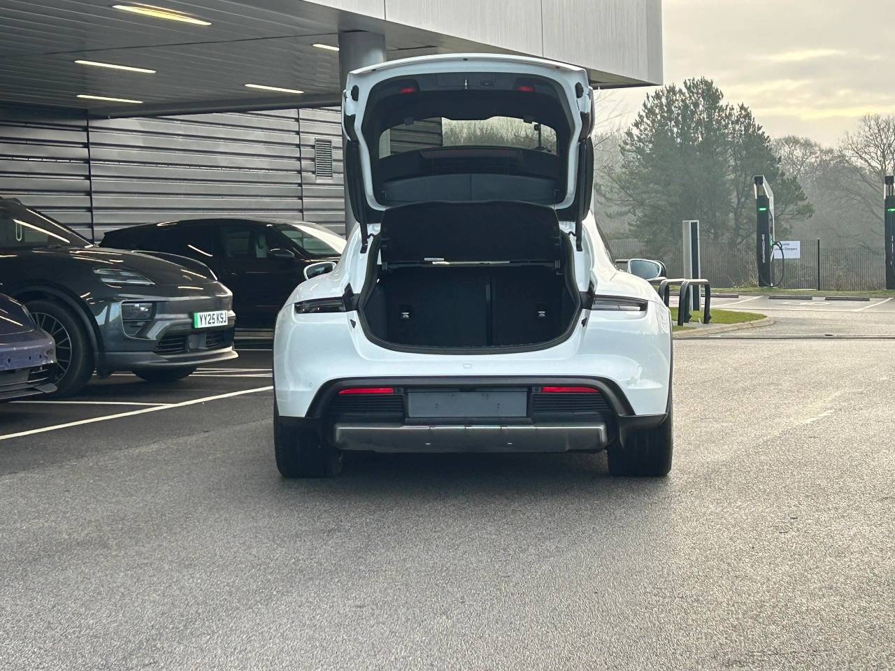 Used Porsche Taycan 2021 for sale - 77346379: Photo 27