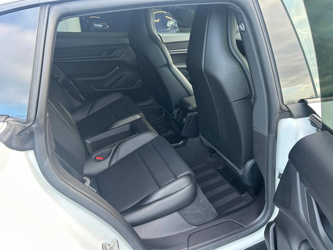 Used Porsche Taycan 2021 for sale - 77346379: Photo 38