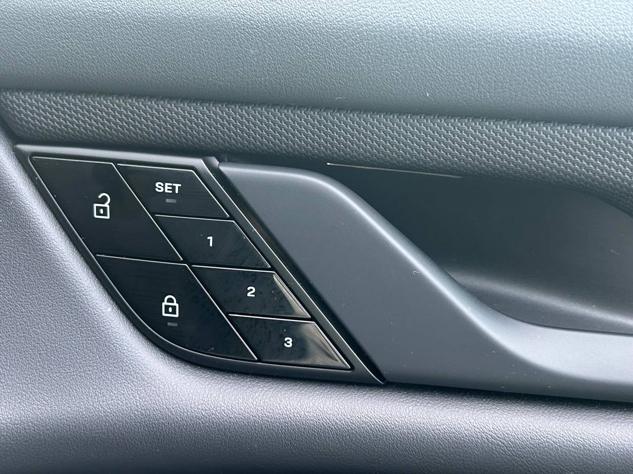 Used Porsche Taycan 2021 for sale - 77346379: Photo 41