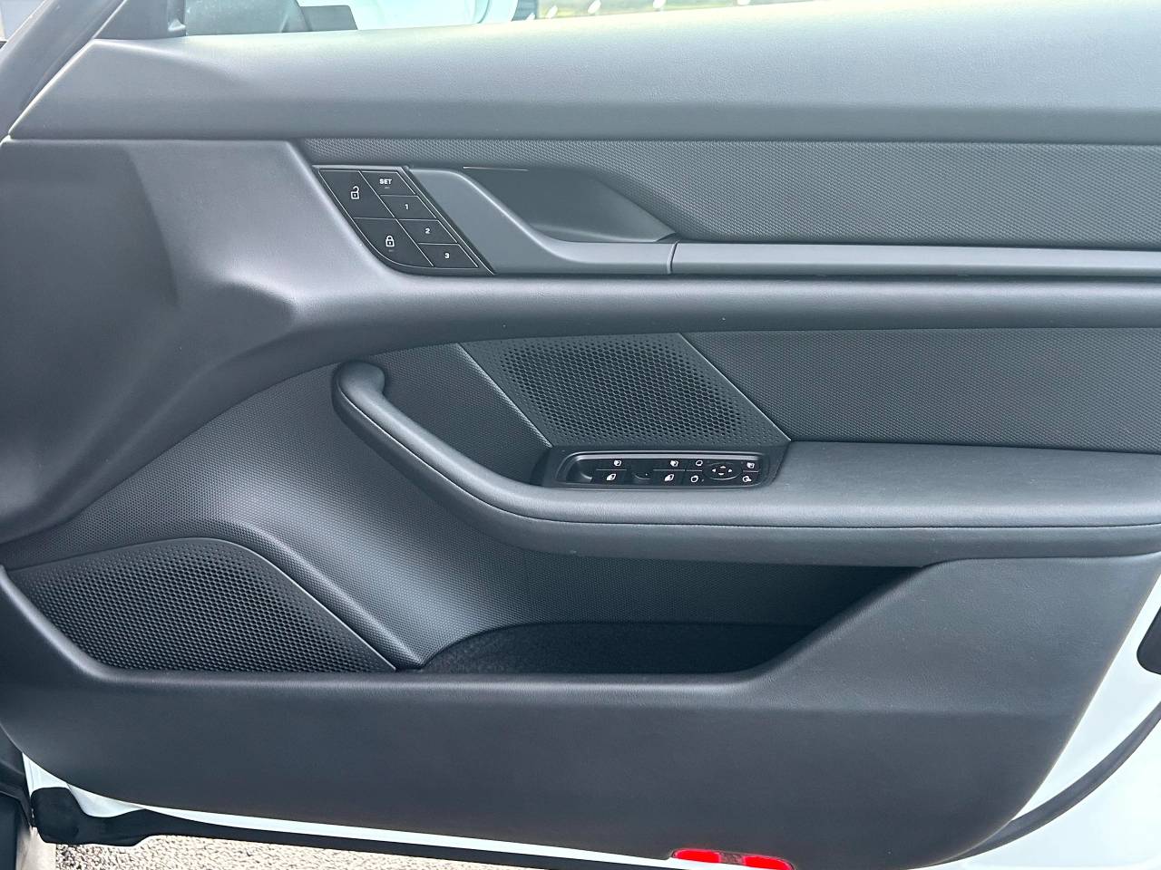 Used Porsche Taycan 2021 for sale - 77346379: Photo 46