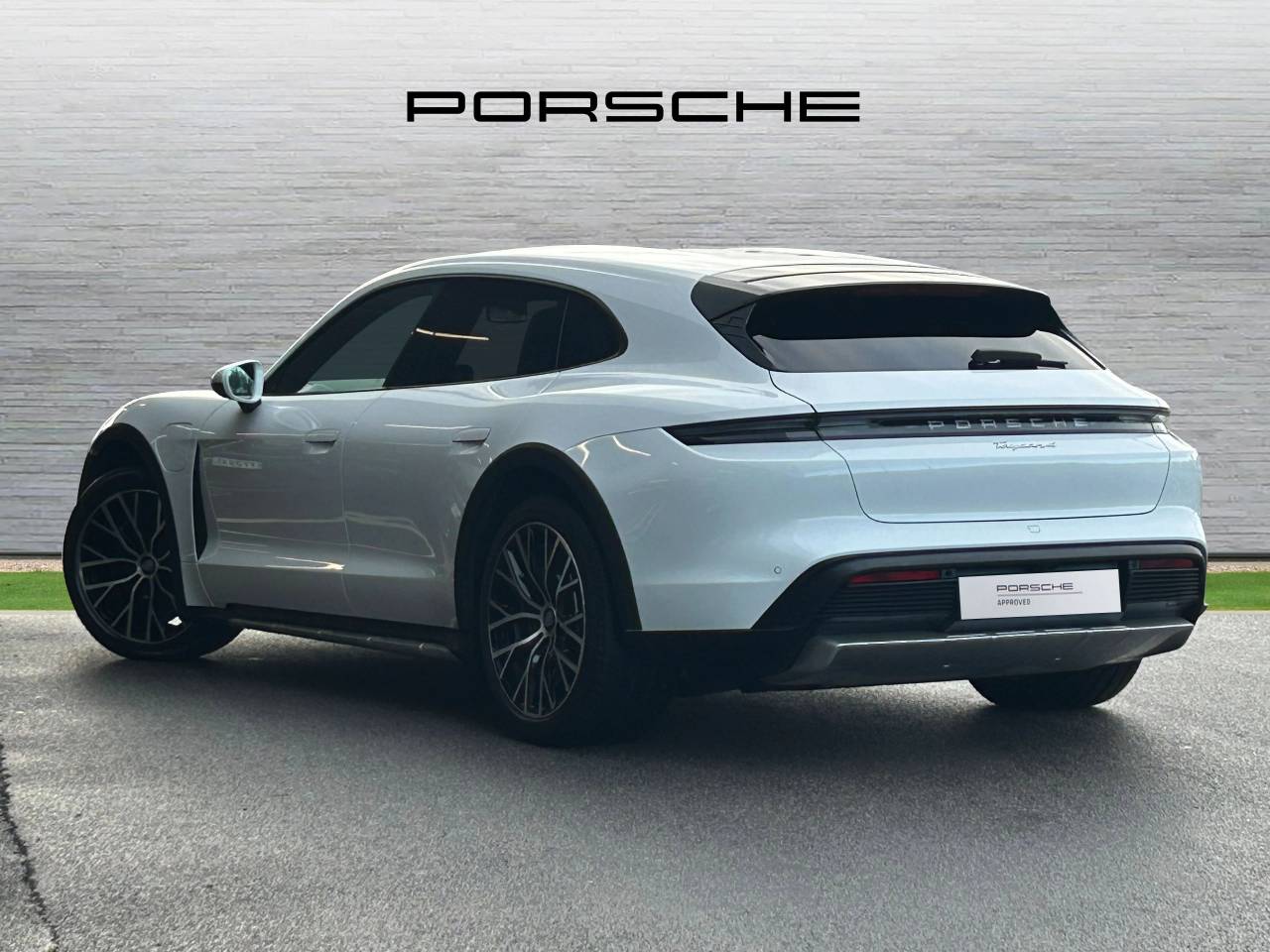 Used Porsche Taycan 2021 for sale - 77346379: Photo 48
