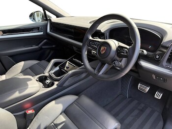 Used Porsche Cayenne 2025 for sale - 78385202: Photo