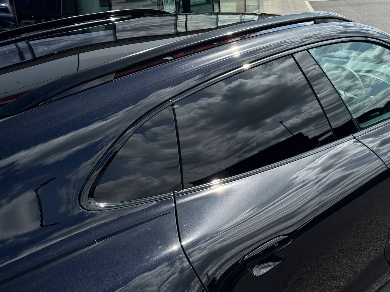 Used Porsche Taycan 2025 for sale - 77177718: Photo 12