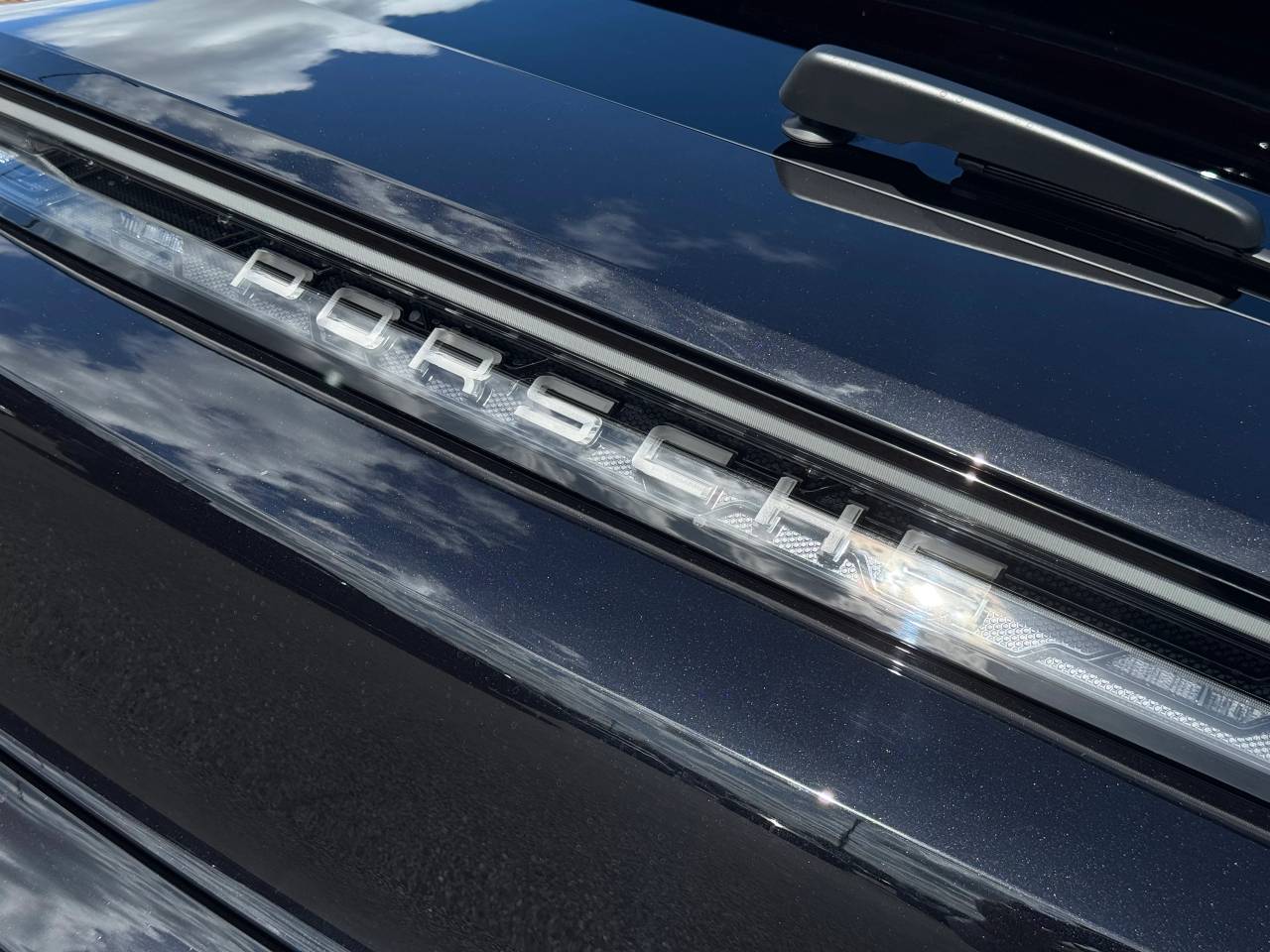 Used Porsche Taycan 2025 for sale - 77177718: Photo 13