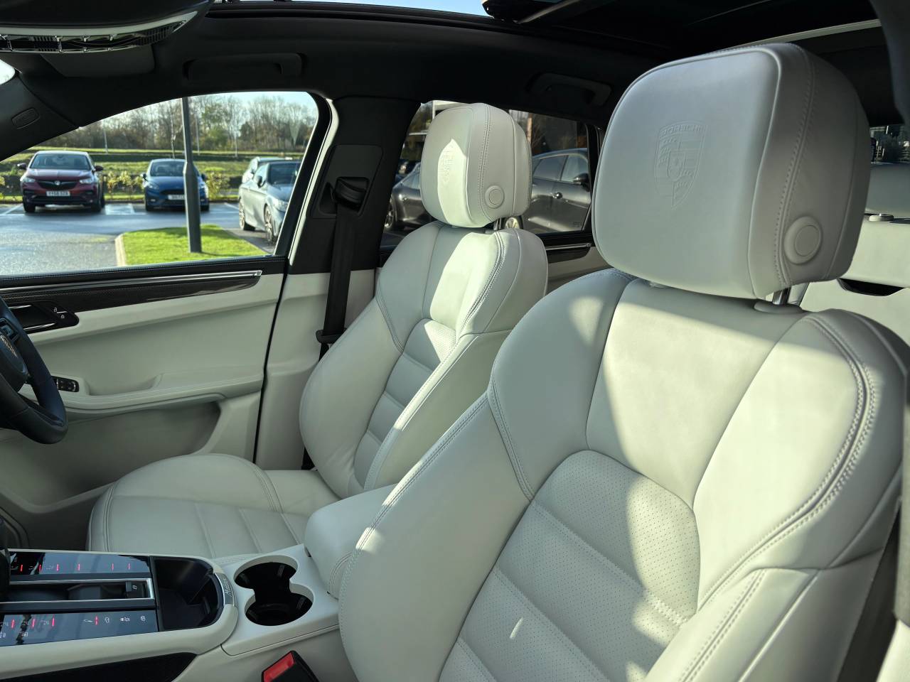 Used Porsche Macan 2024 for sale - 76716720: Photo 19