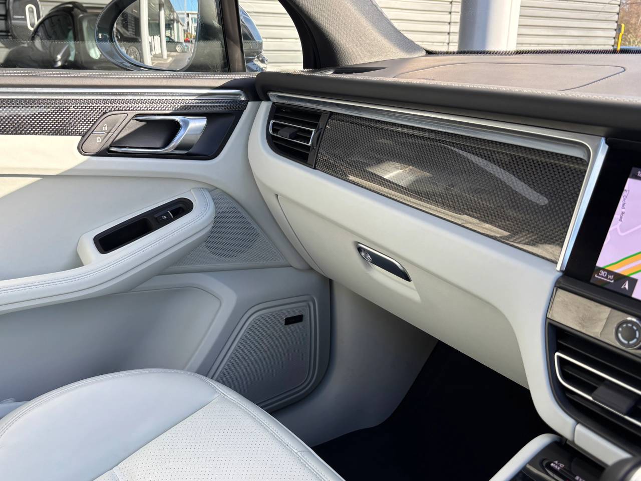 Used Porsche Macan 2024 for sale - 76716720: Photo 24