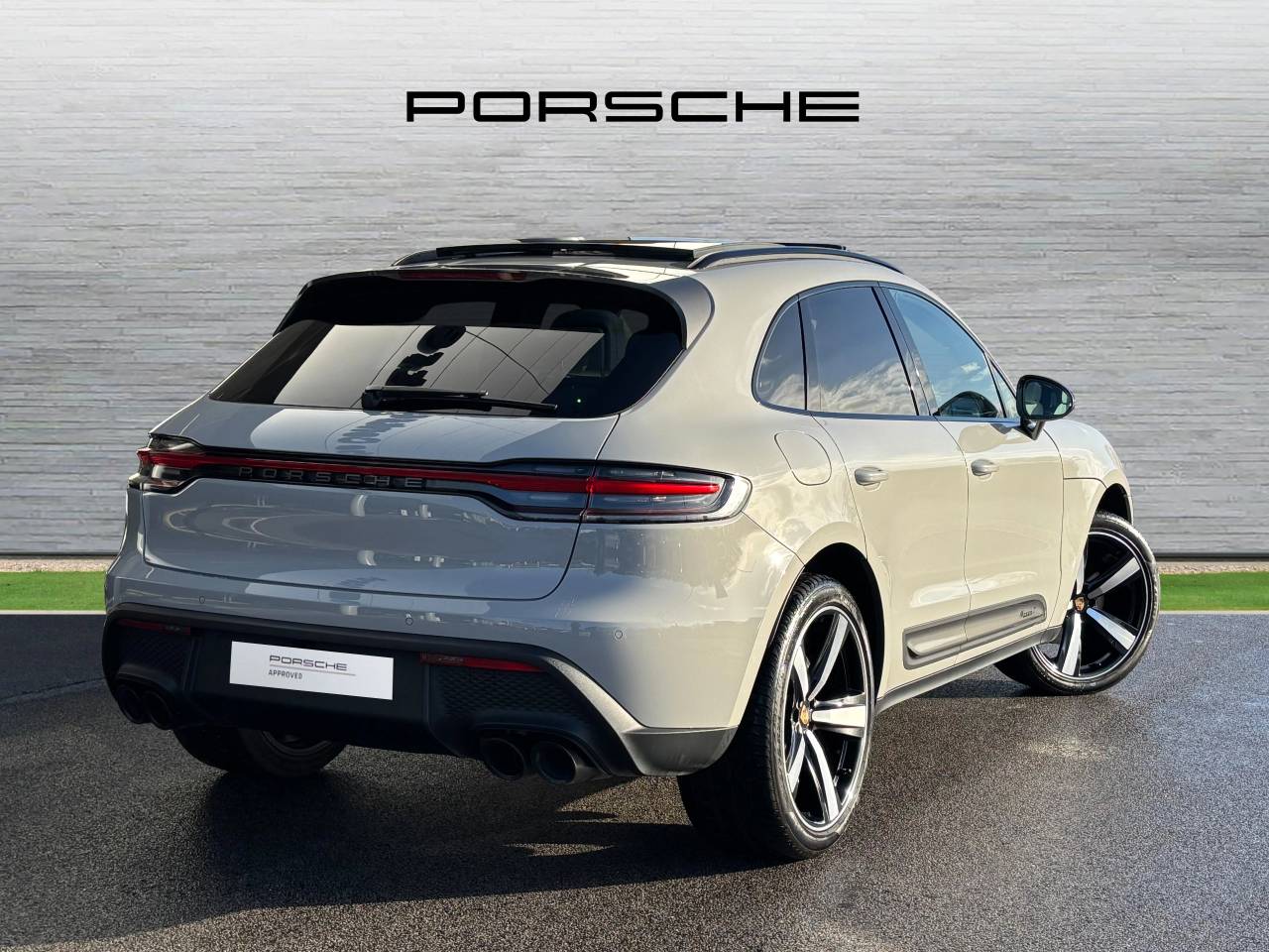Used Porsche Macan 2024 for sale - 76716720: Photo 3