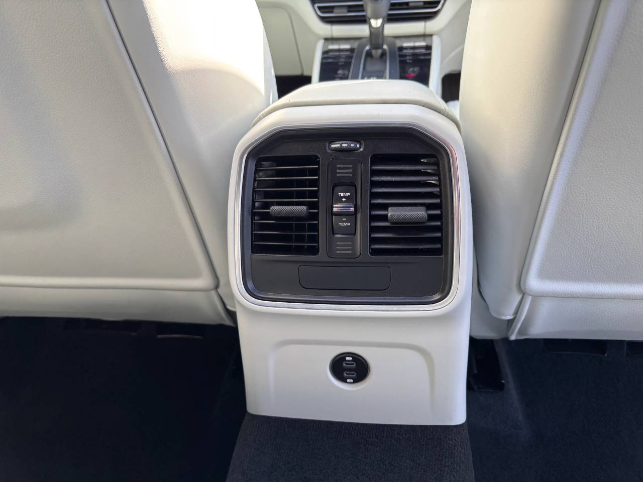 Used Porsche Macan 2024 for sale - 76716720: Photo 30