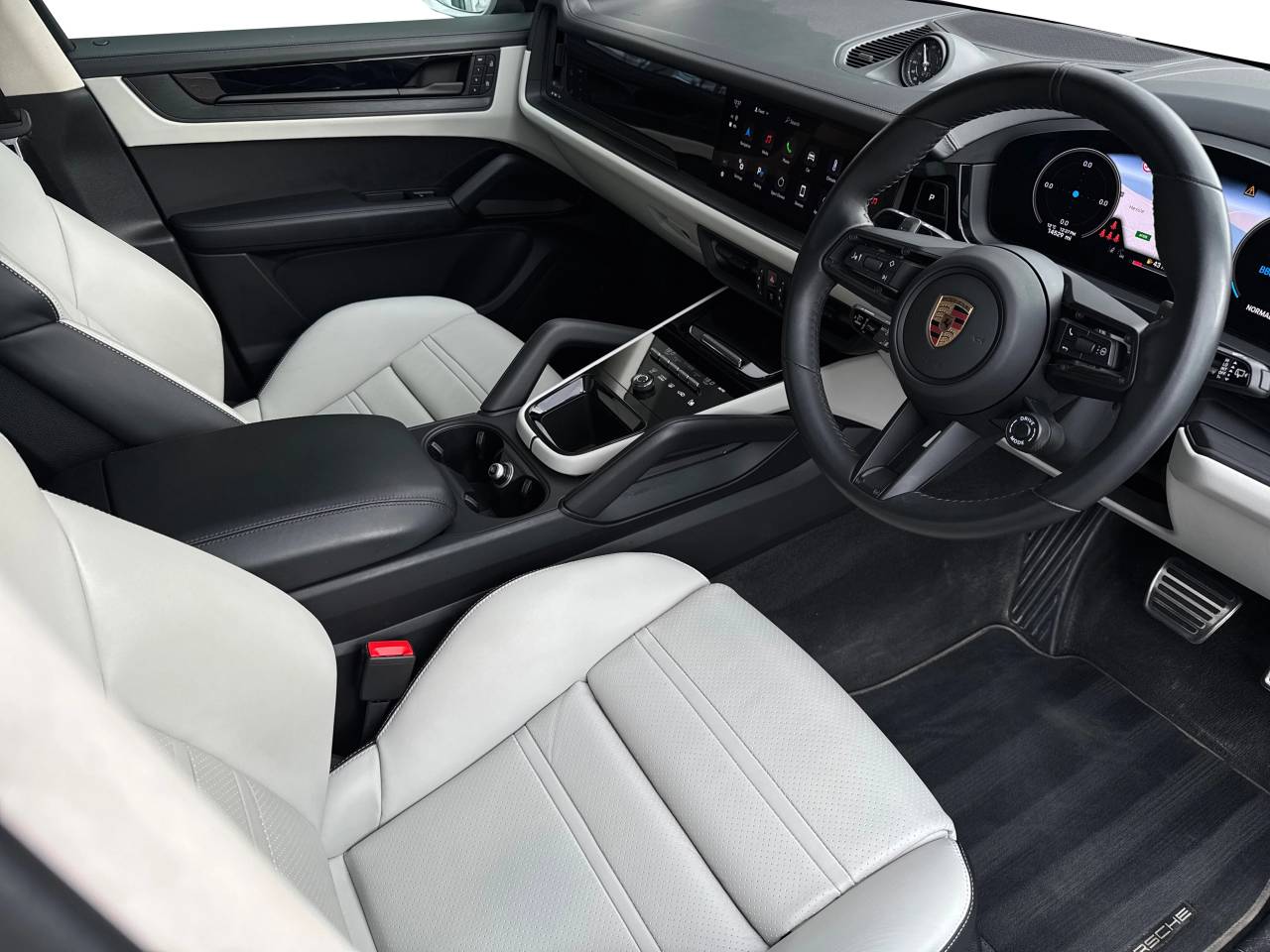 Used Porsche Cayenne 2024 for sale - 77826210: Photo 4