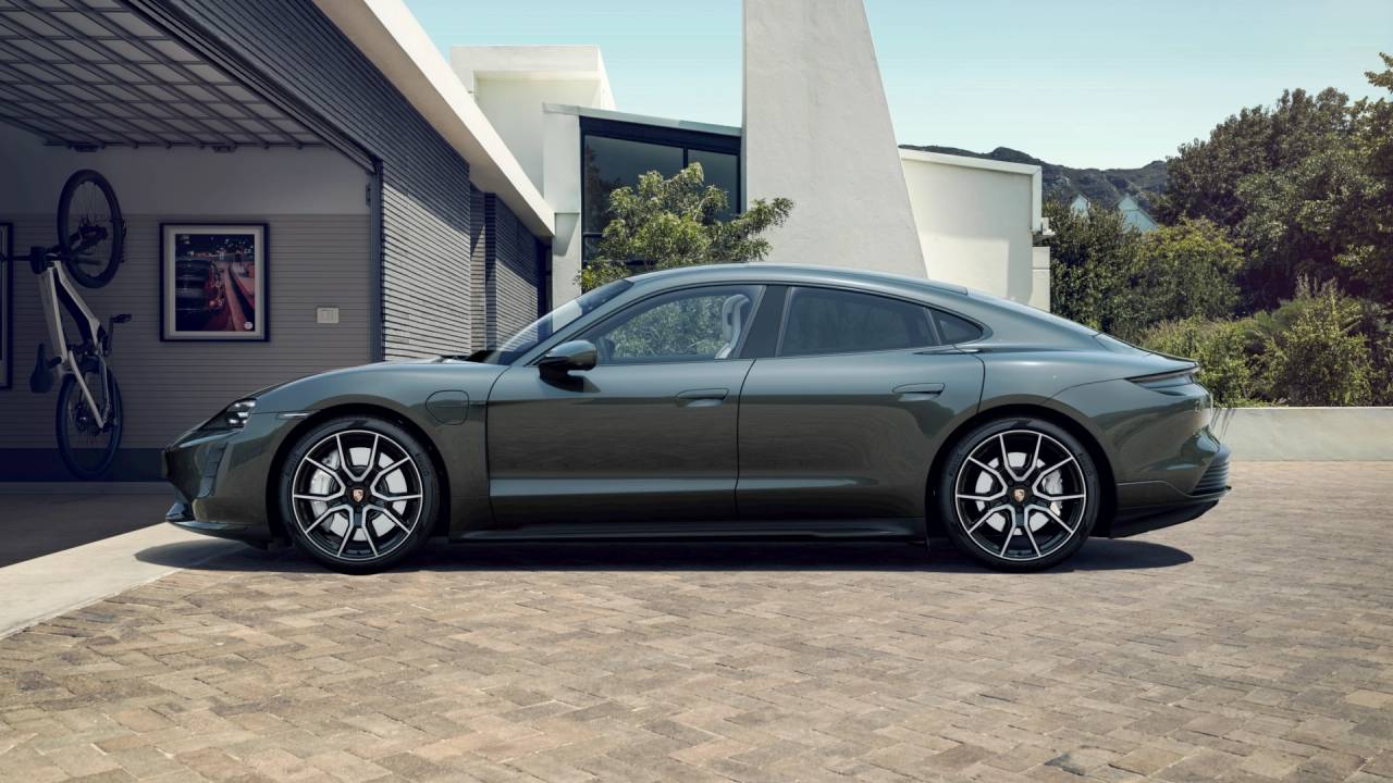 Used Porsche Taycan 2024 for sale - 77512226: Photo 2