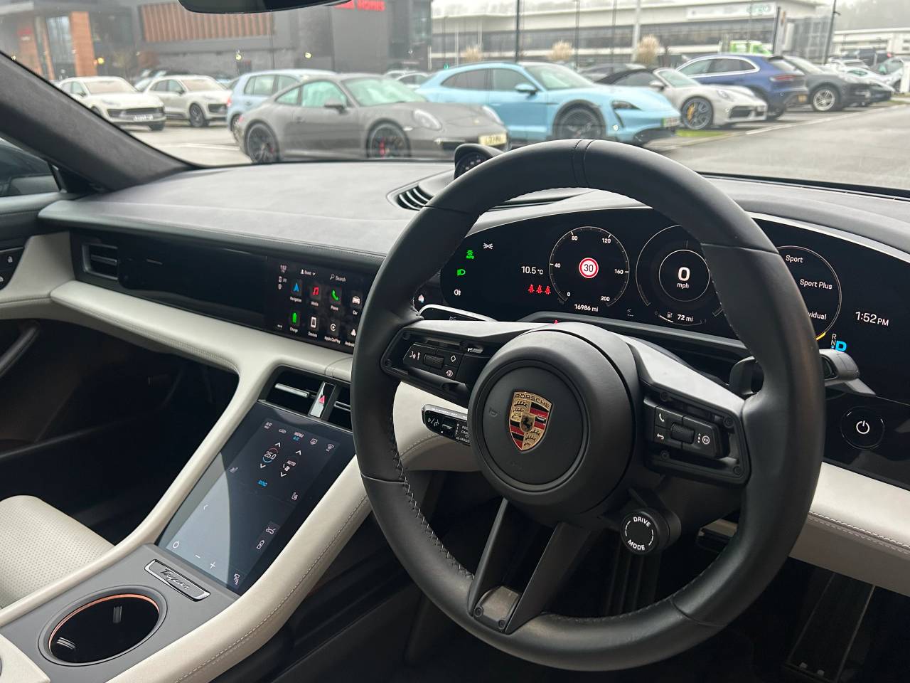 Used Porsche Taycan 2024 for sale - 77512226: Photo 32