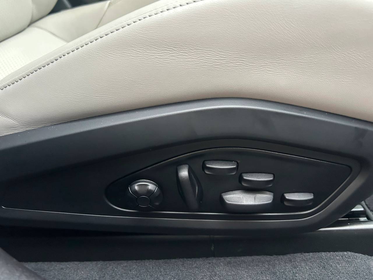 Used Porsche Taycan 2024 for sale - 77512226: Photo 46