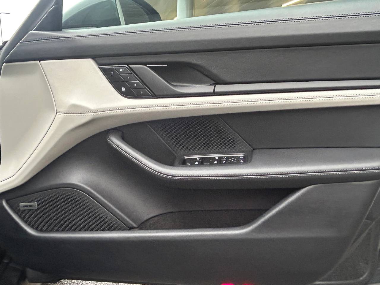 Used Porsche Taycan 2024 for sale - 77512226: Photo 53