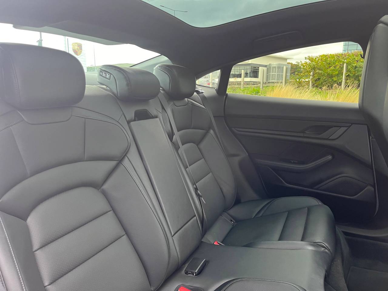 Used Porsche Taycan 2022 for sale - 77177340: Photo 16