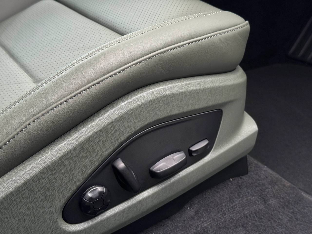 Used Porsche Macan 2025 for sale - 77177322: Photo 32