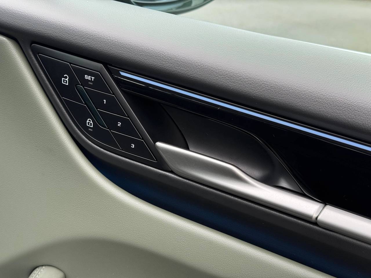 Used Porsche Macan 2025 for sale - 77177322: Photo 37