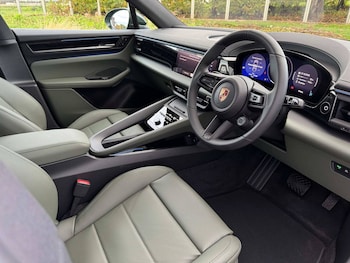 Used Porsche Macan 2025 for sale - 77177322: Photo