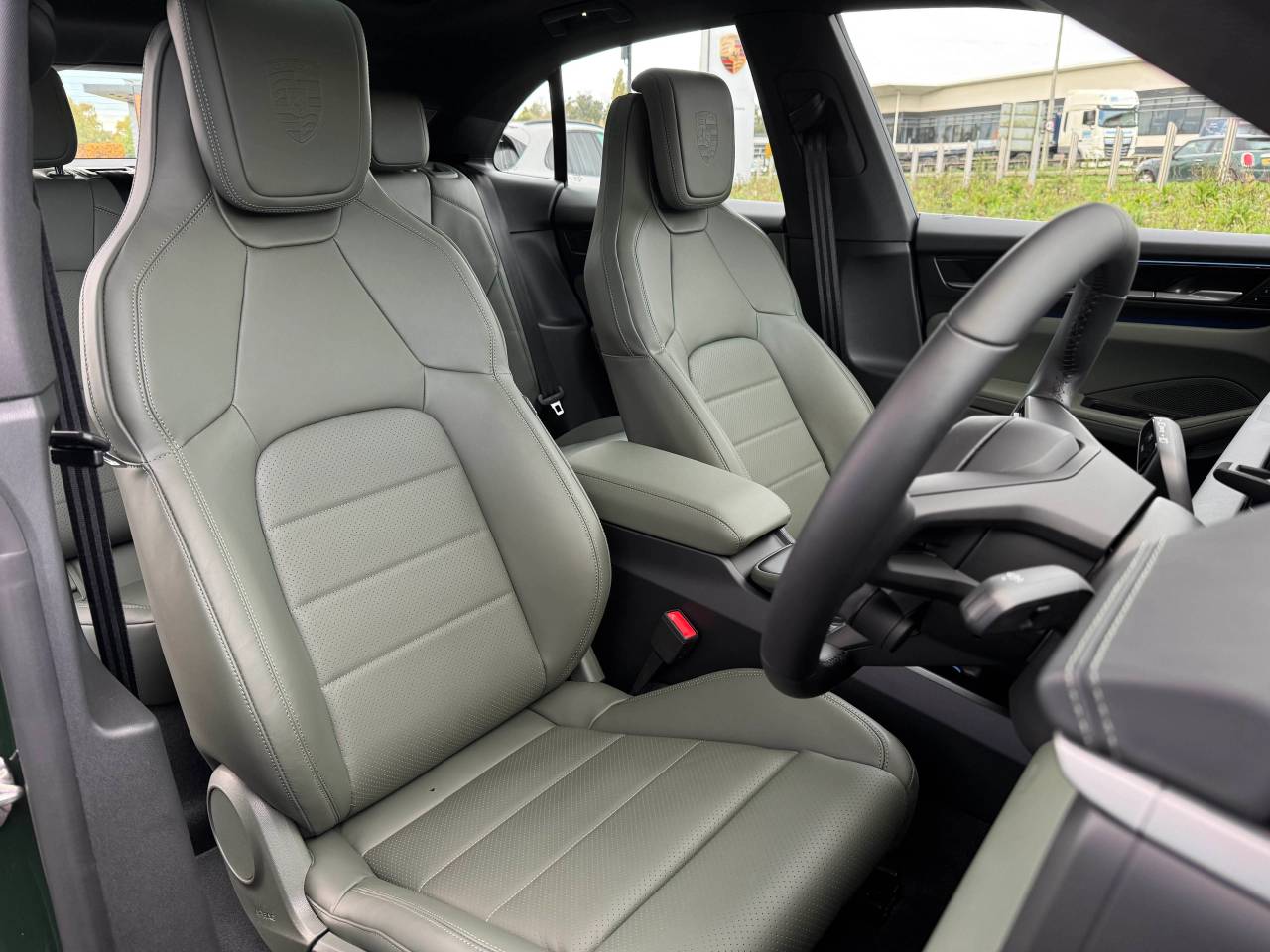 Used Porsche Macan 2025 for sale - 77177322: Photo 5