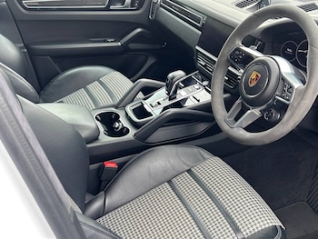 Used Porsche Cayenne 2021 for sale - 78948177: Photo