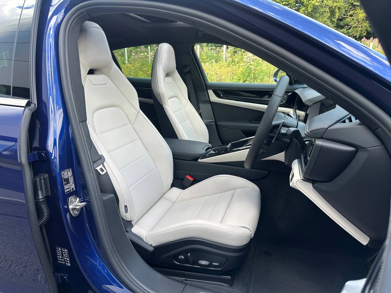 Used Porsche Panamera 2025 for sale - 77177600: Photo 4